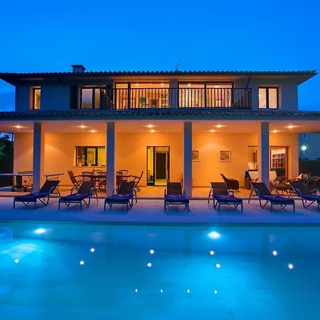 Marquesa By Vintage Travel *