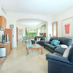Marquesa Vila *